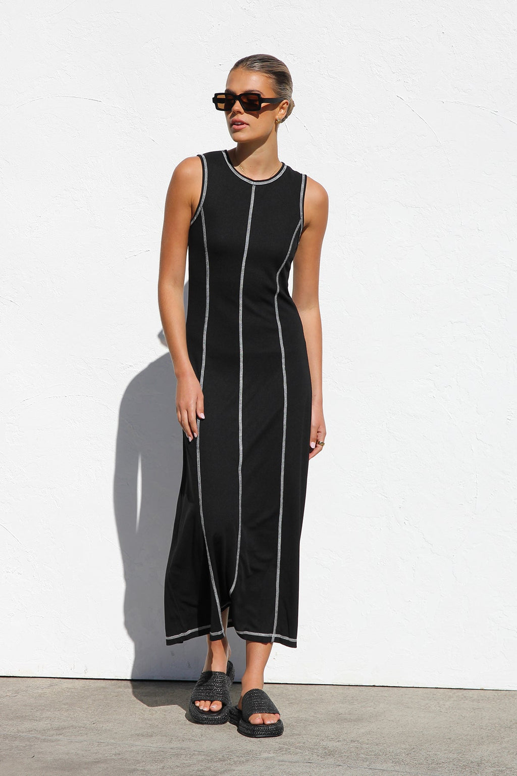 Classic Vintage Dress with a Flattering Fit