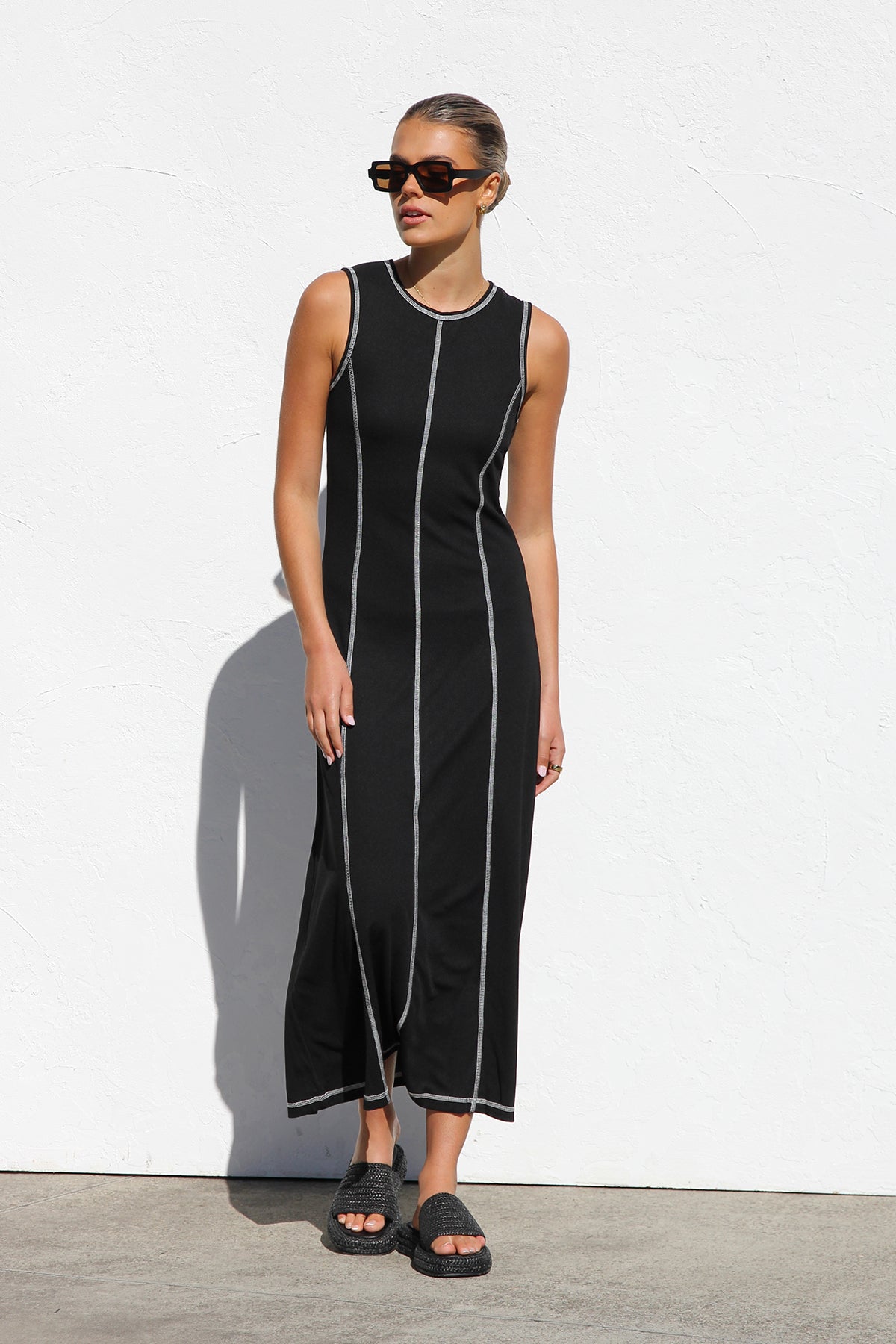Classic Vintage Dress with a Flattering Fit