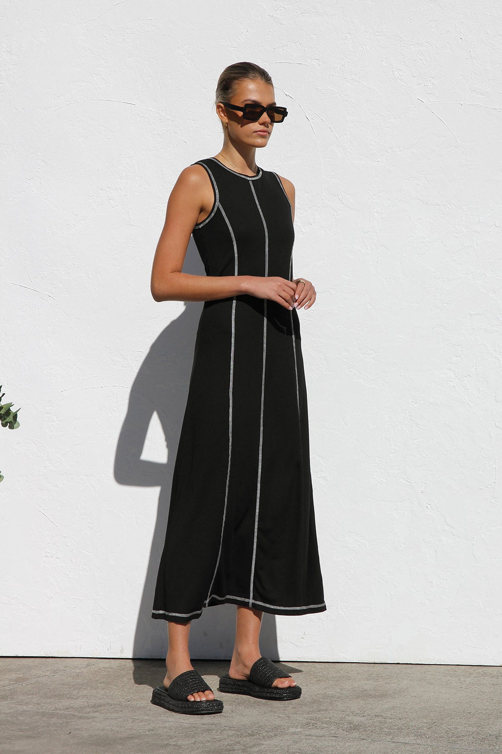 Classic Vintage Dress with a Flattering Fit