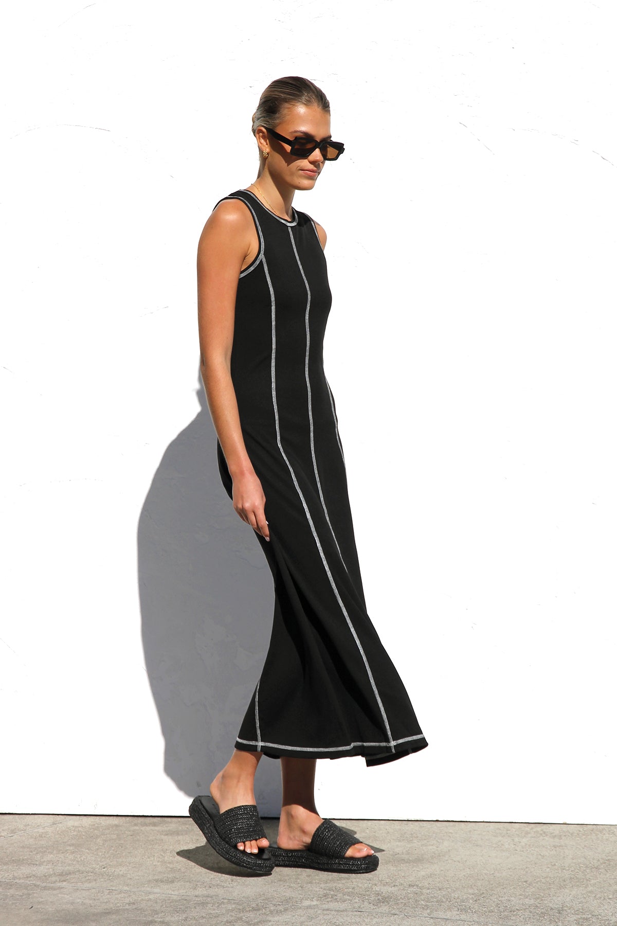 Classic Vintage Dress with a Flattering Fit