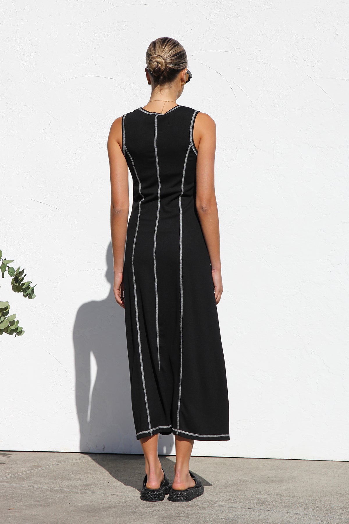 Classic Vintage Dress with a Flattering Fit