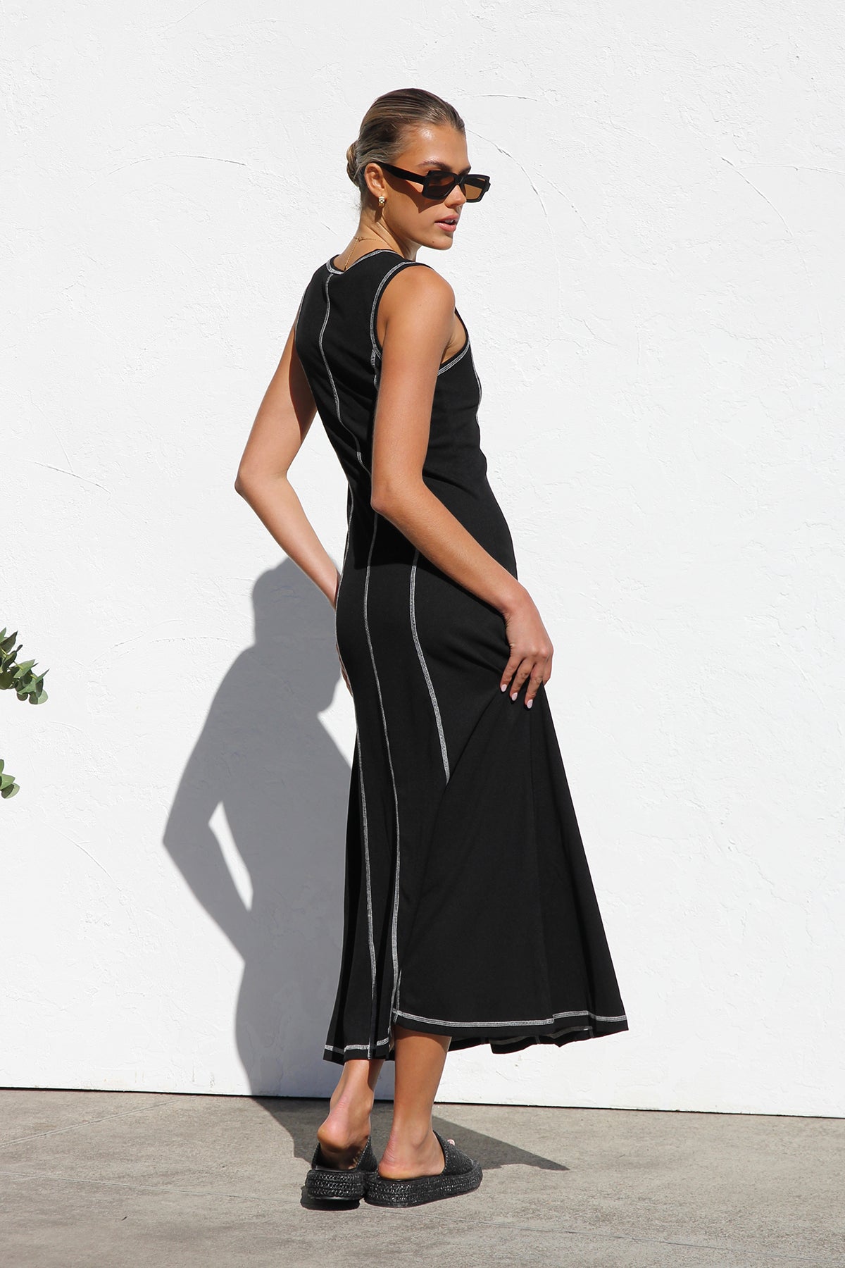 Classic Vintage Dress with a Flattering Fit