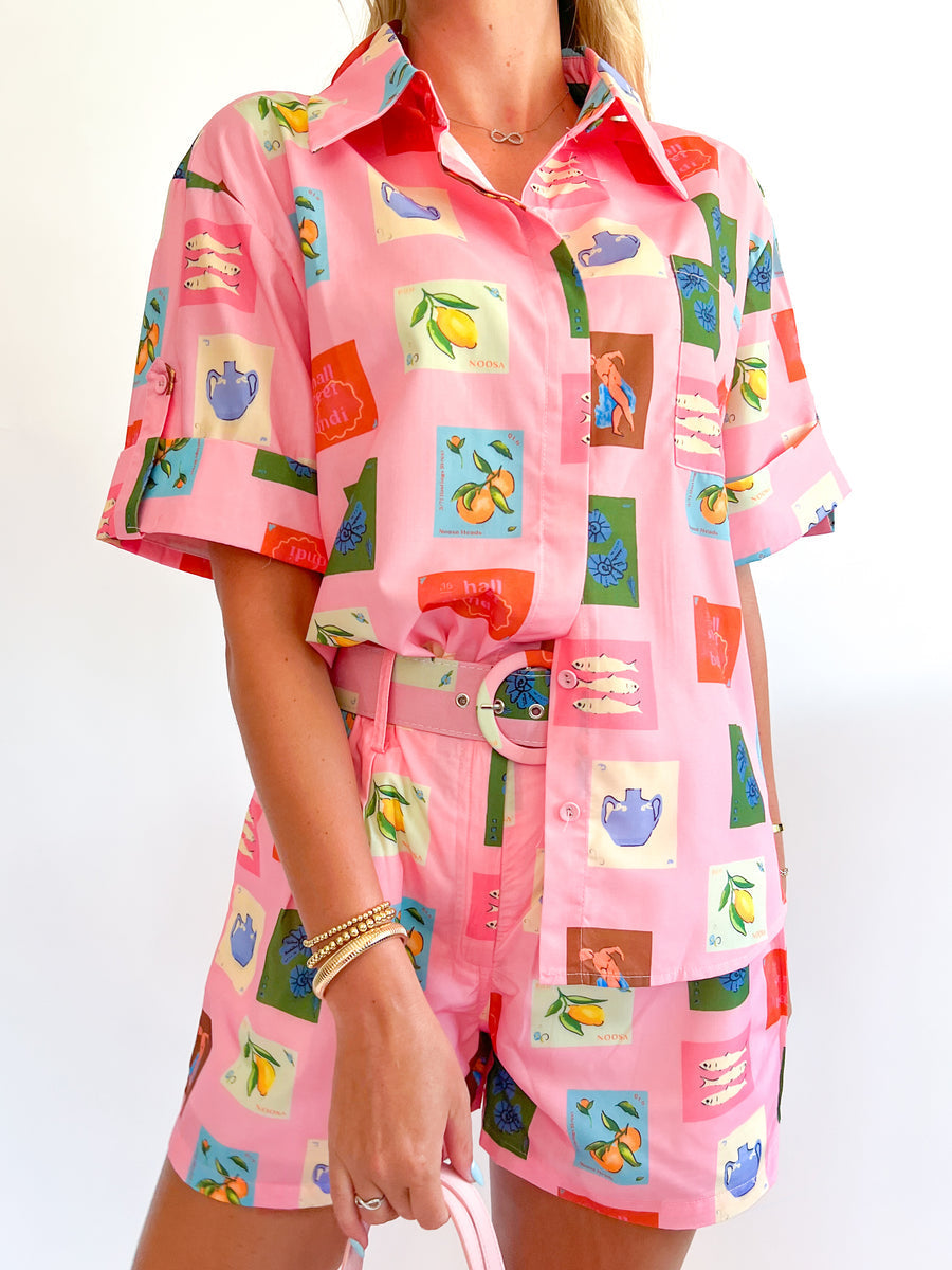 Classic Vintage Shirt with a Flattering Fit