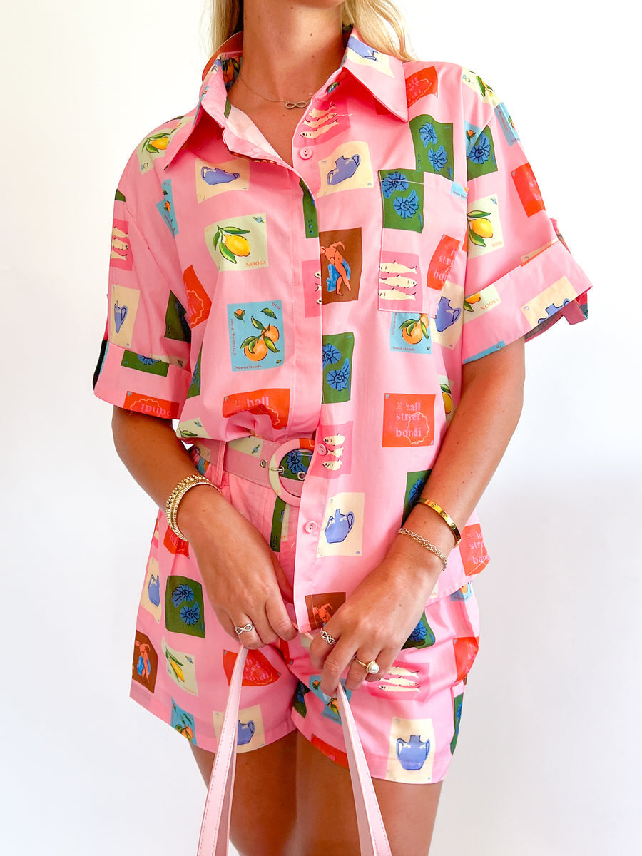 Classic Vintage Shirt with a Flattering Fit