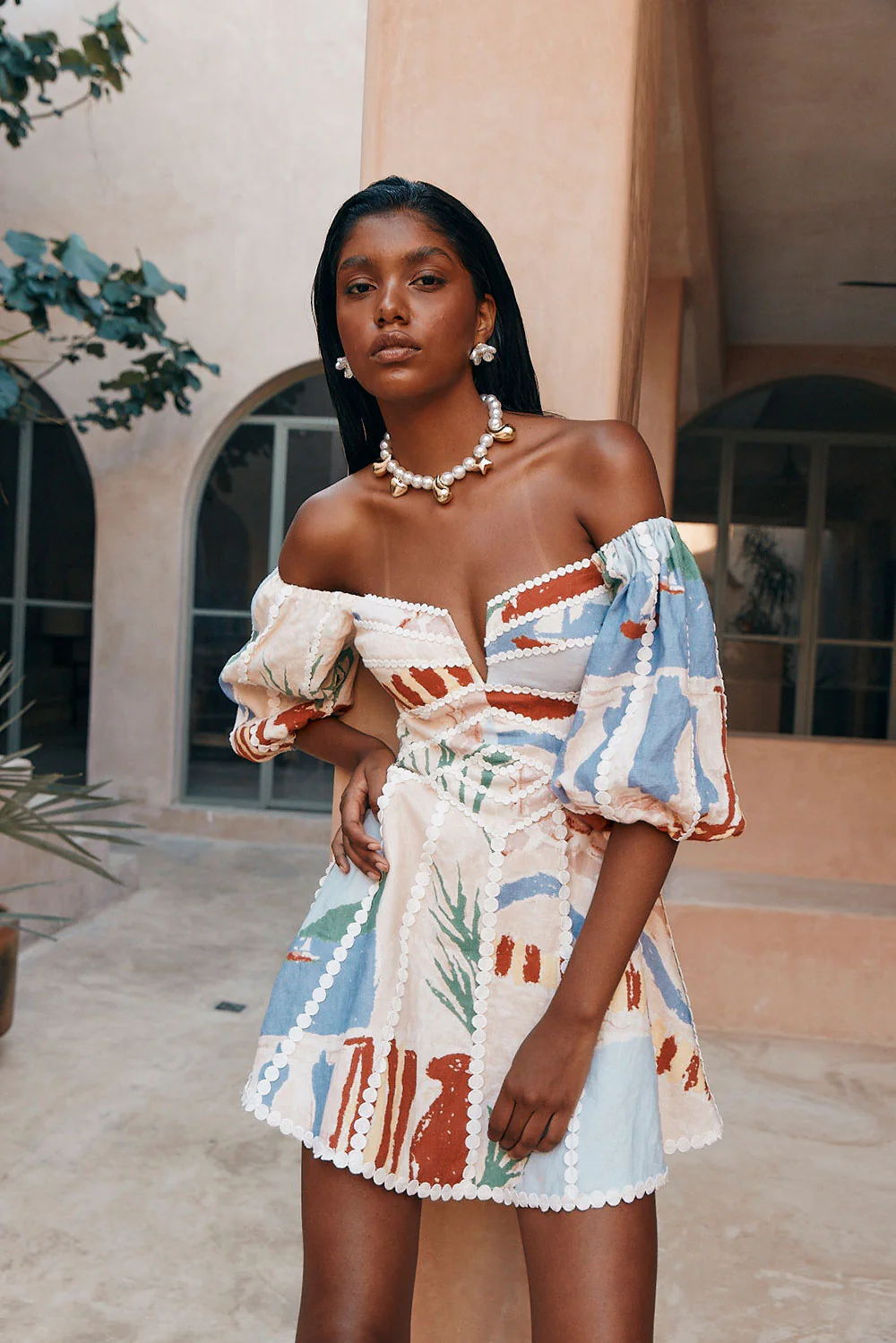 Well Tailored Dress with a Graceful Silhouette