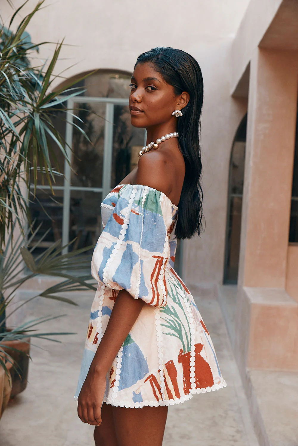 Well Tailored Dress with a Graceful Silhouette