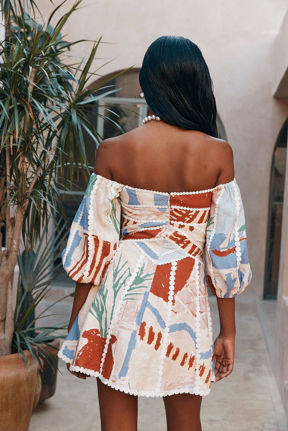 Well Tailored Dress with a Graceful Silhouette