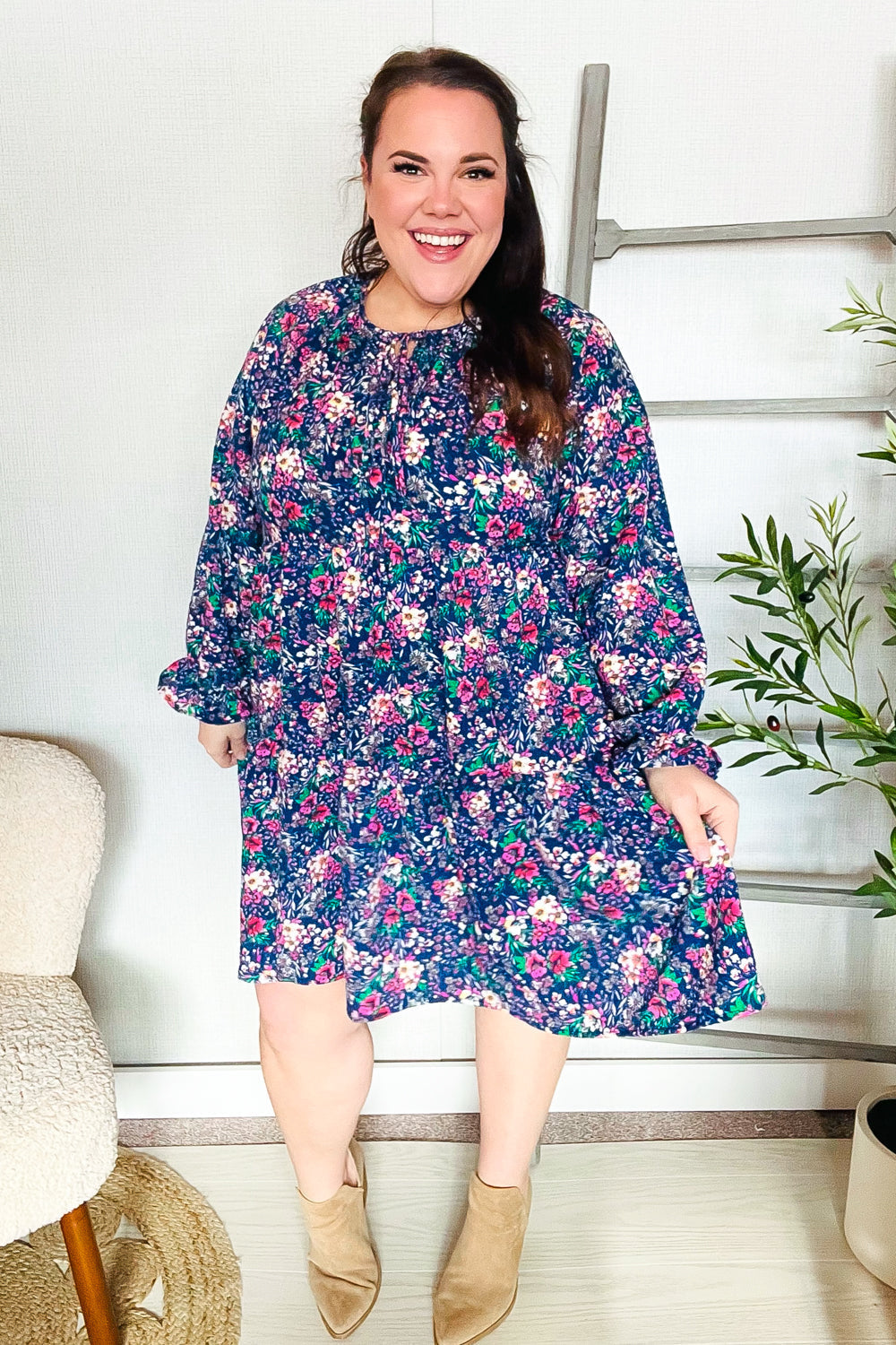 Effortlessly Elegant Dress with a Timeless Design