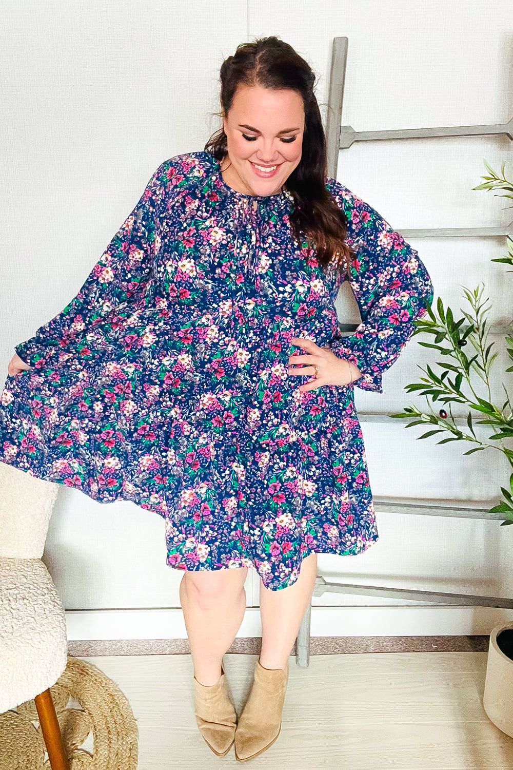 Effortlessly Elegant Dress with a Timeless Design