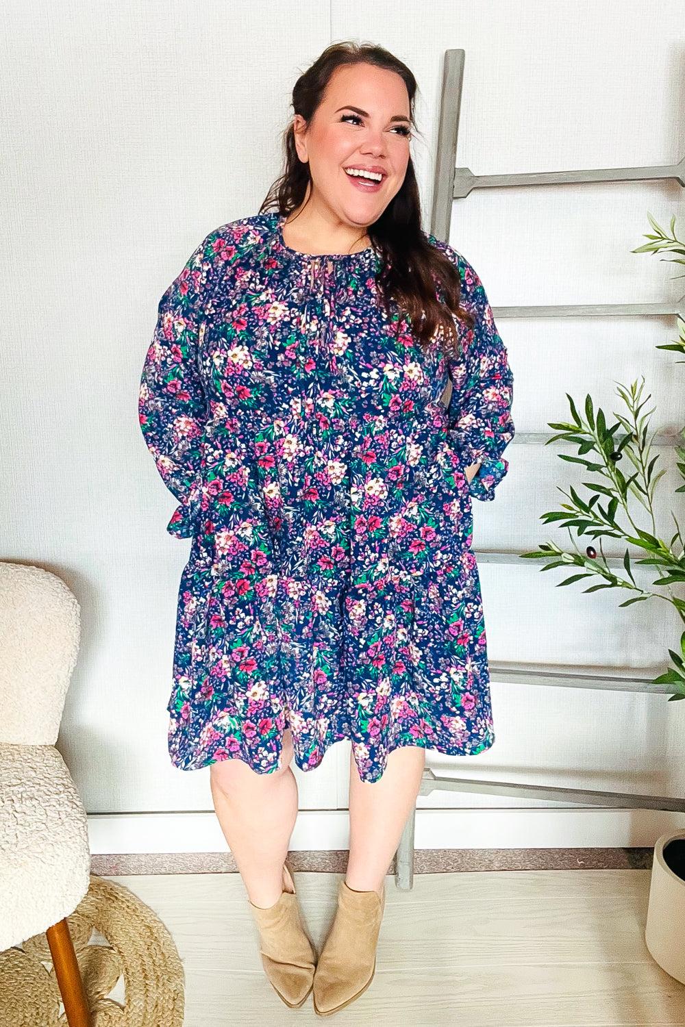 Effortlessly Elegant Dress with a Timeless Design