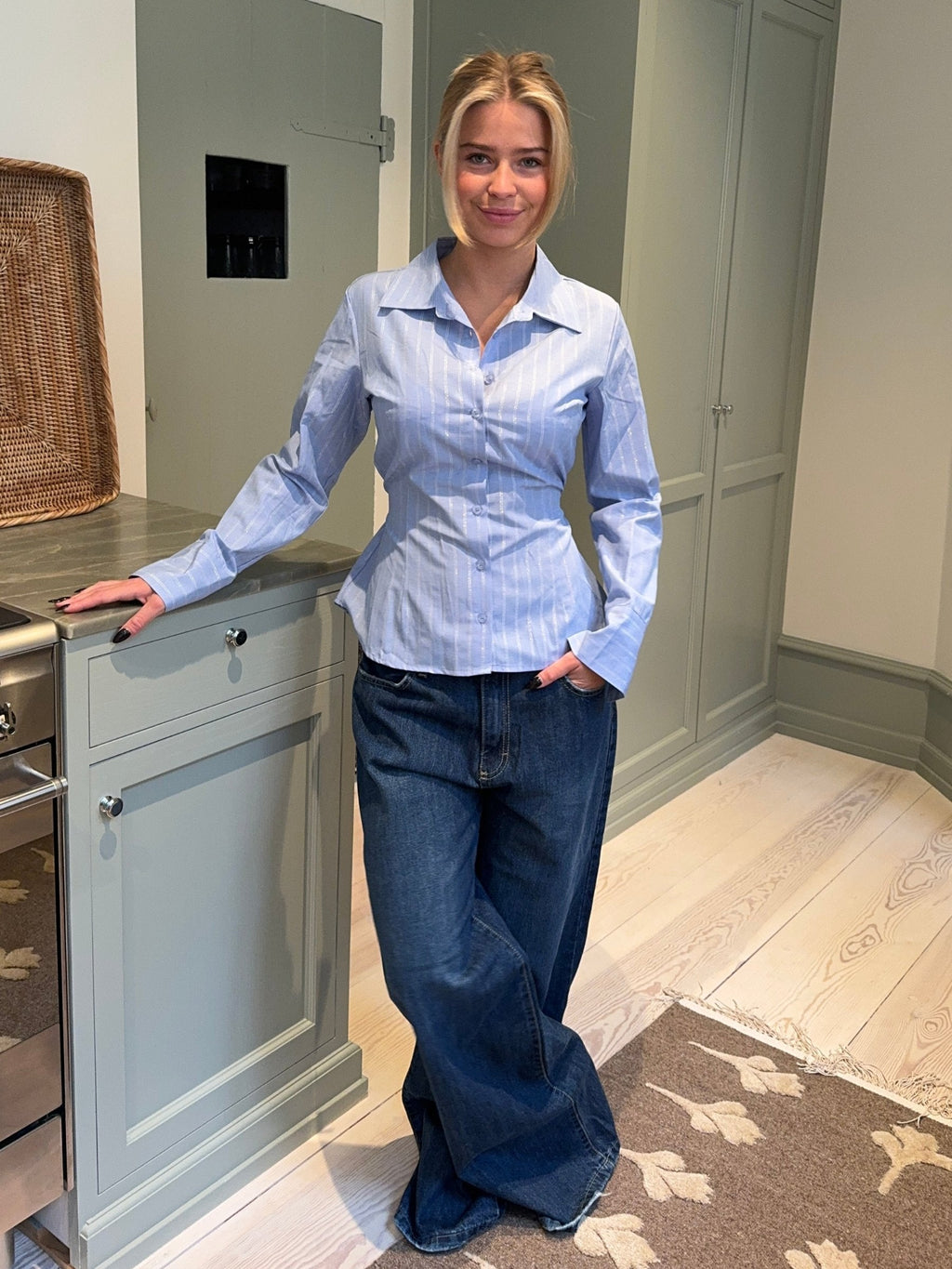 Classic Vintage Blouse with a Flattering Fit