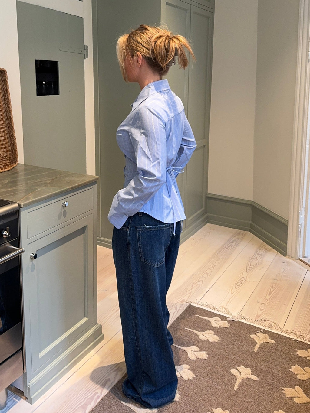 Classic Vintage Blouse with a Flattering Fit