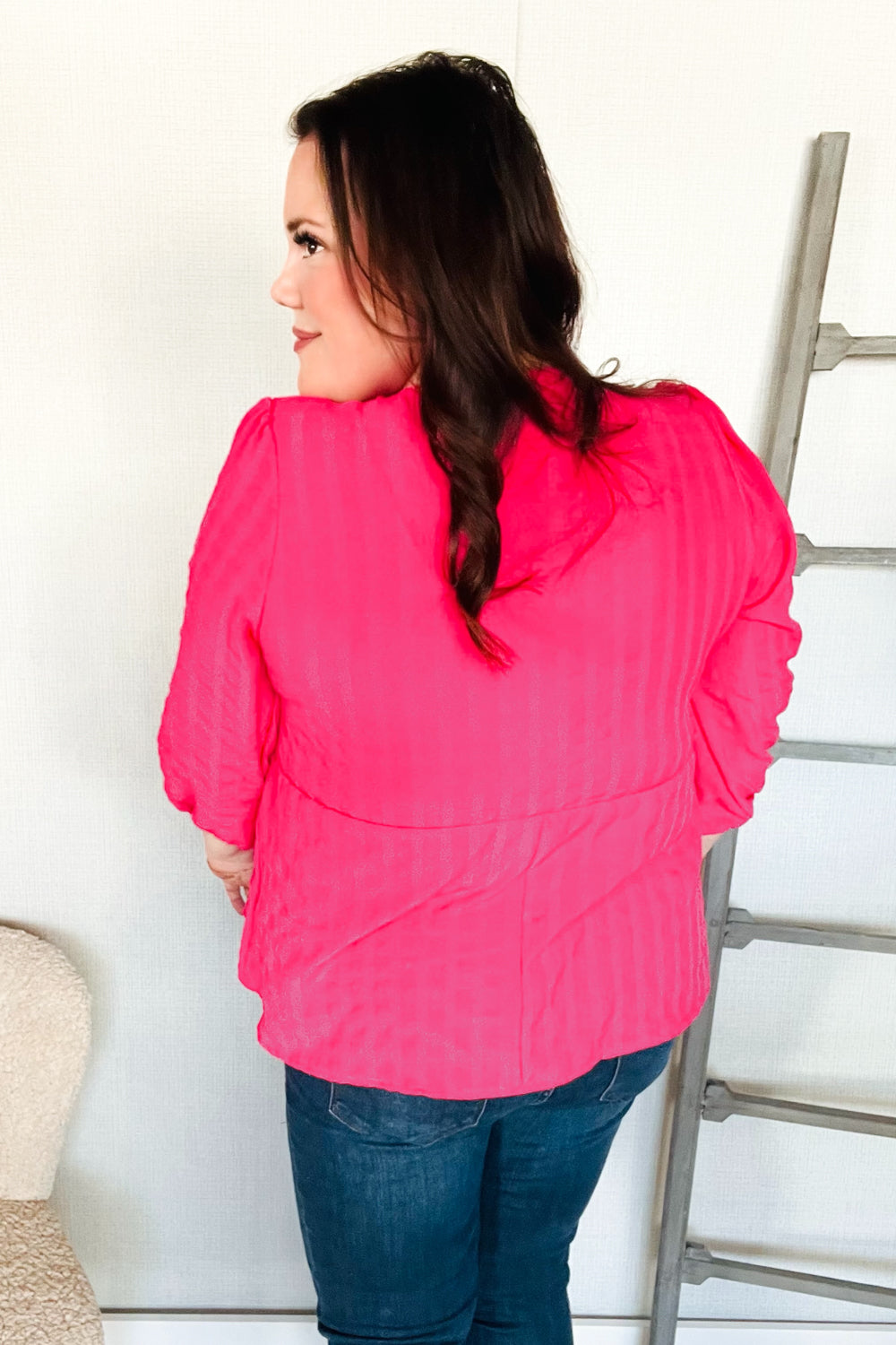 Well Tailored Blouse with a Graceful Silhouette