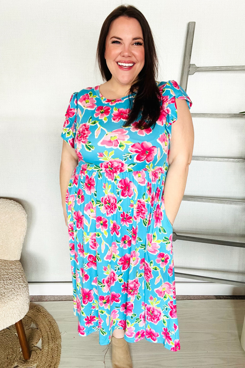 Well Tailored Dress with a Graceful Silhouette
