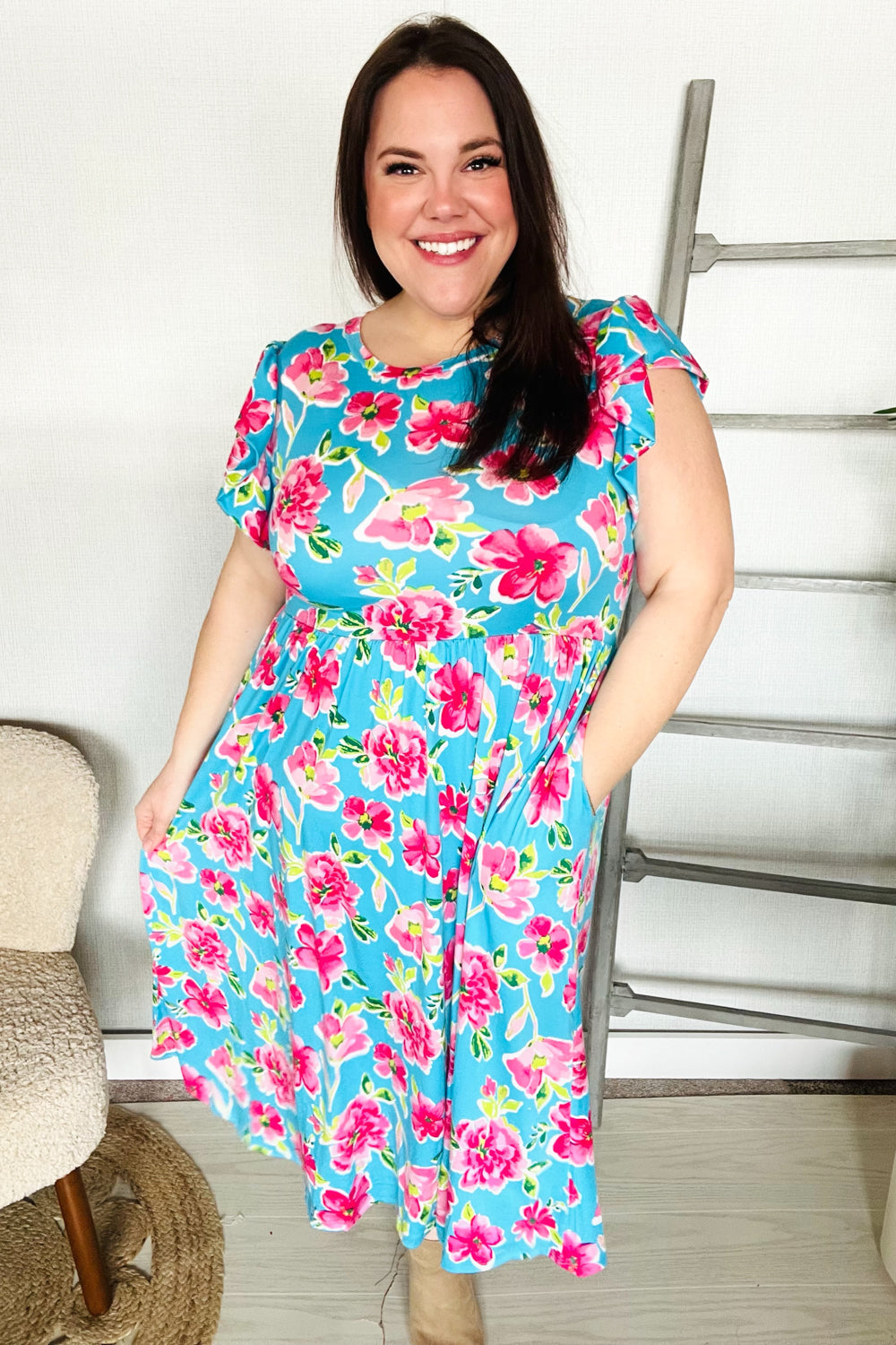 Well Tailored Dress with a Graceful Silhouette