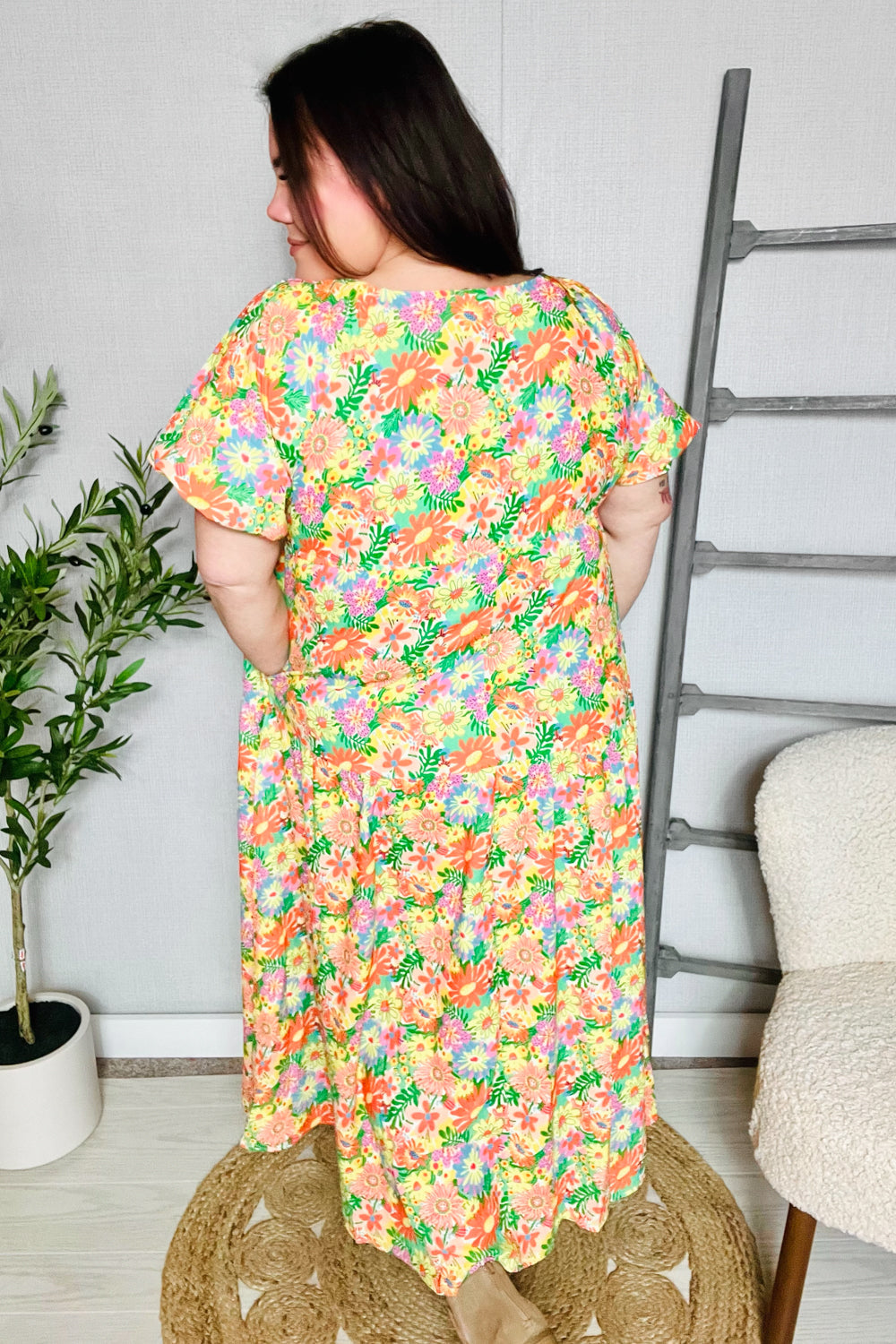 Classic Vintage Dress with a Flattering Fit