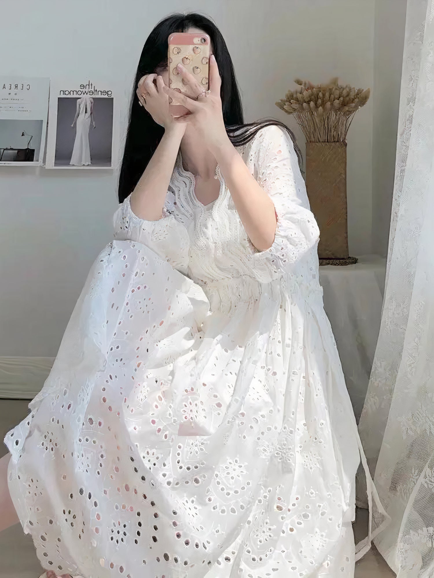 Effortlessly Elegant Dress with a Timeless Design