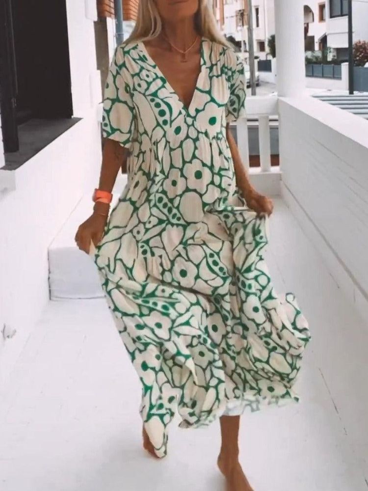 Sophisticated Dress with a Clean Classic Look