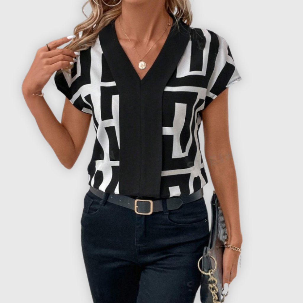 Beautifully Crafted Blouse in a Classic Style