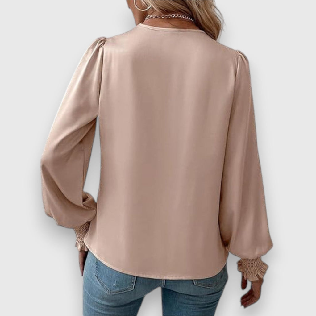Sophisticated Blouse with a Clean Classic Look