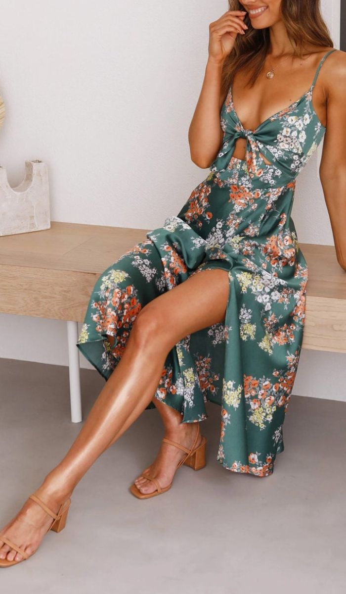 Sophisticated Dress with a Clean Classic Look