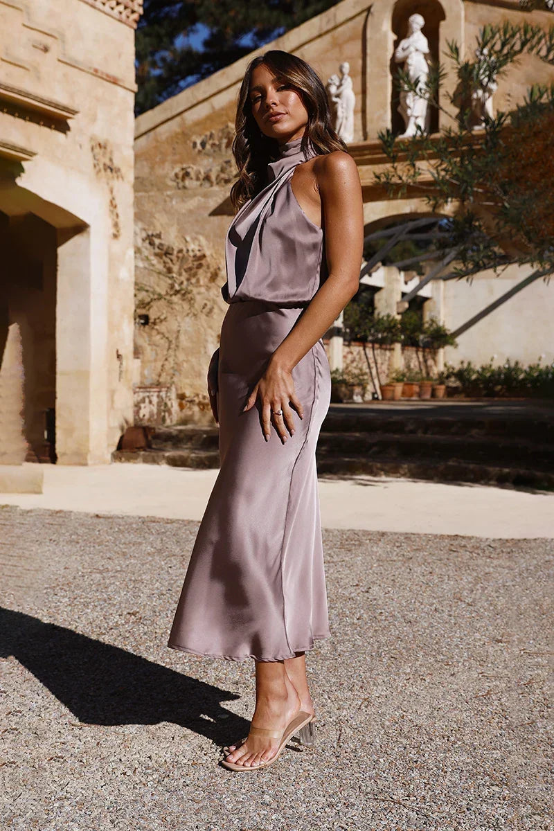 Classic Vintage & Enduringly Stylish Dress