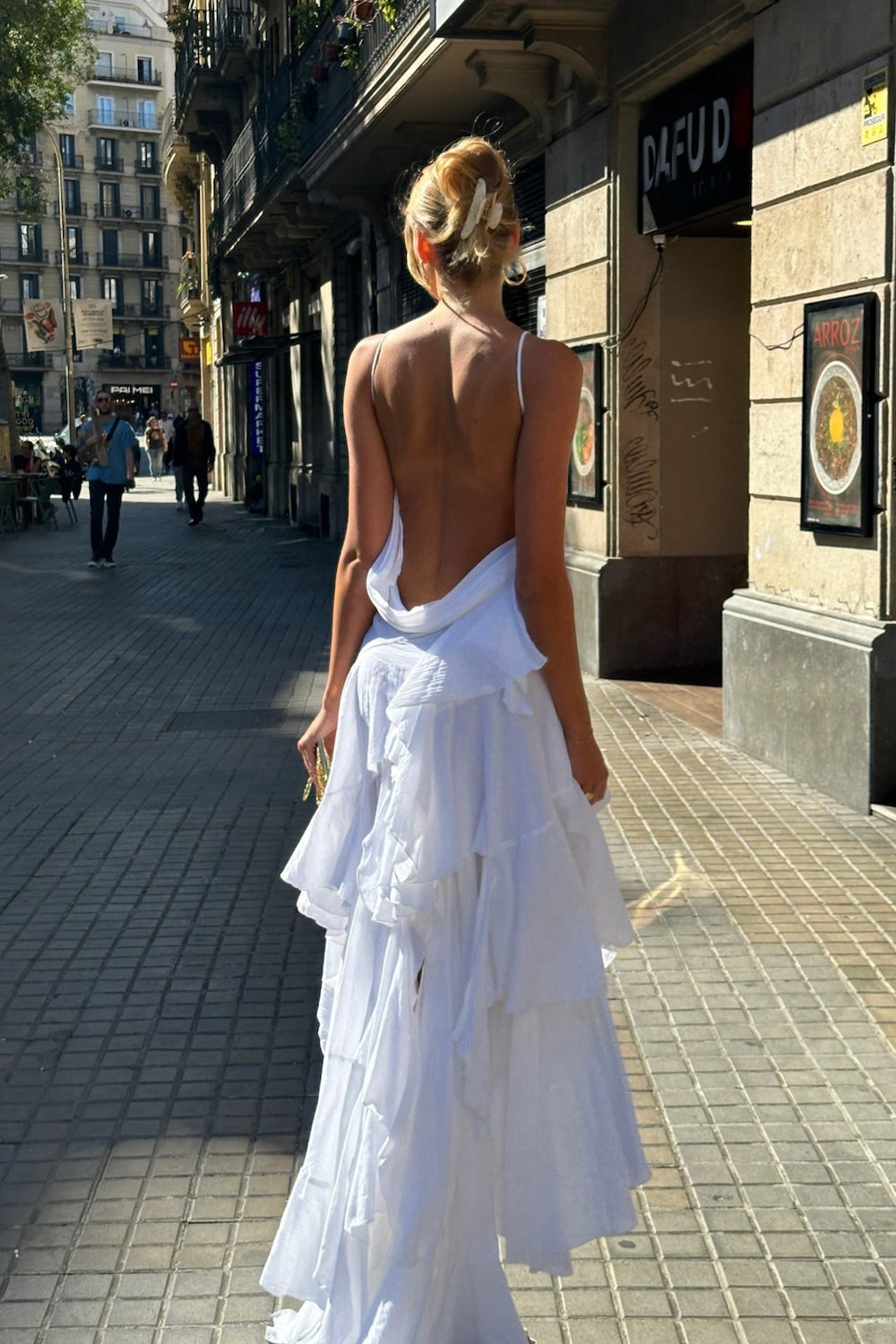 Beautifully Finished Dress in a Timeless Design