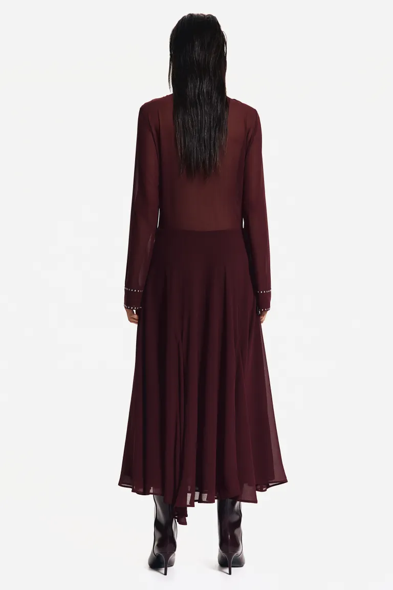 Sophisticated Dress with a Clean Classic Look