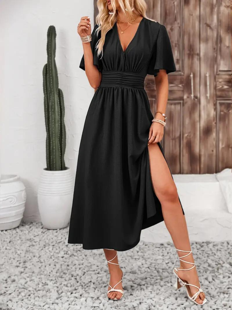 Classic Vintage Dress with a Flattering Fit
