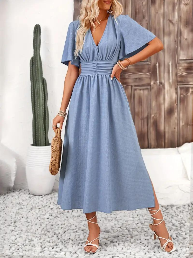 Classic Vintage Dress with a Flattering Fit