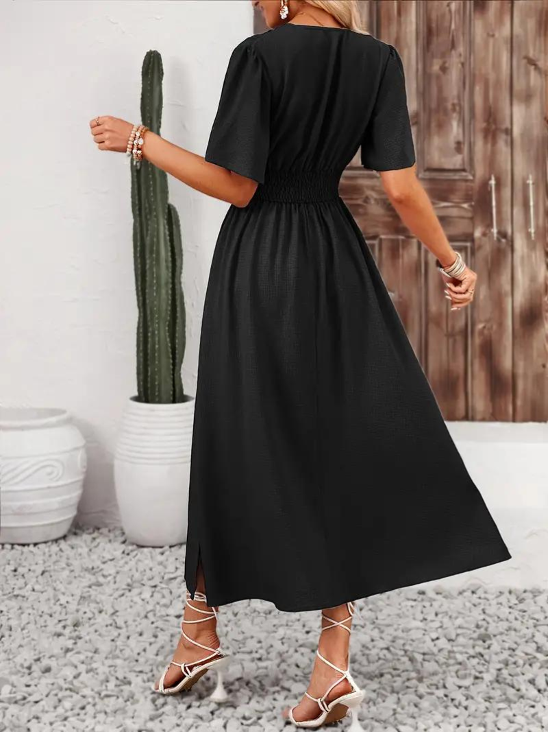 Classic Vintage Dress with a Flattering Fit