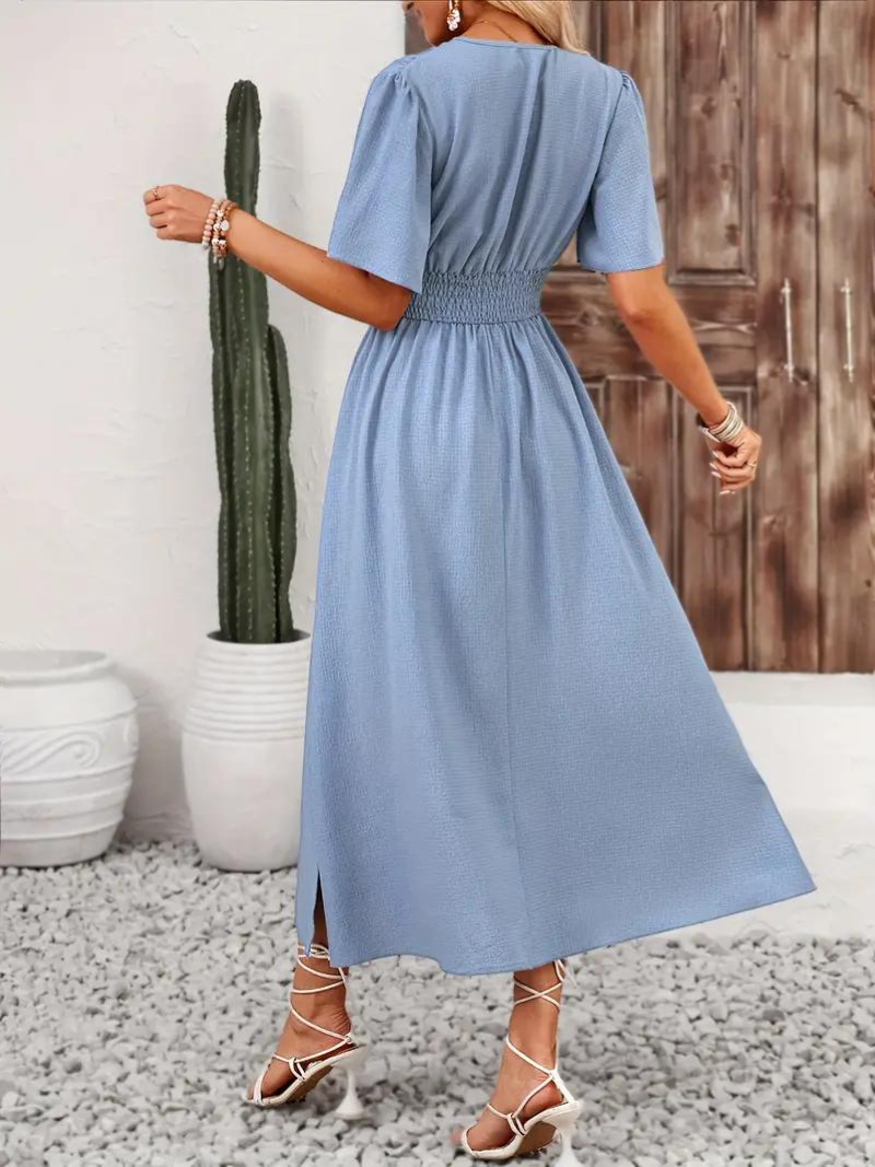 Classic Vintage Dress with a Flattering Fit
