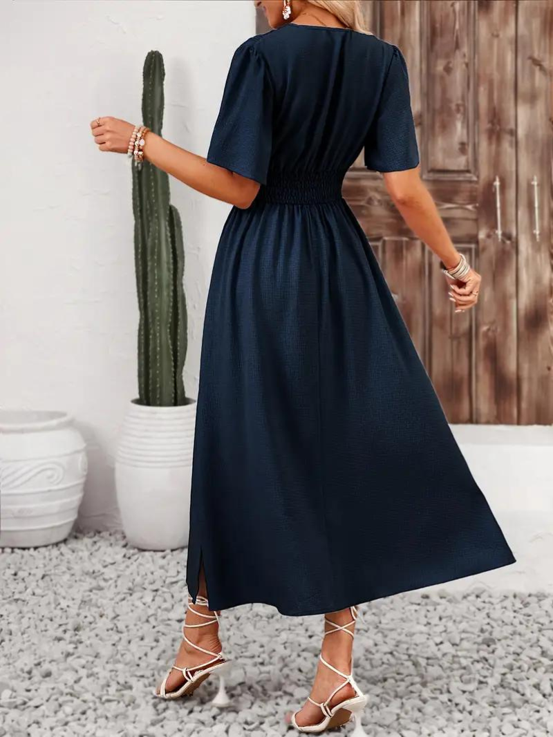 Classic Vintage Dress with a Flattering Fit