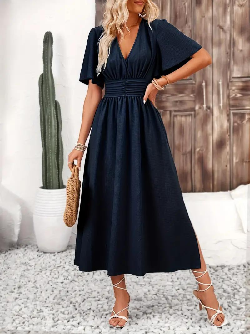 Classic Vintage Dress with a Flattering Fit