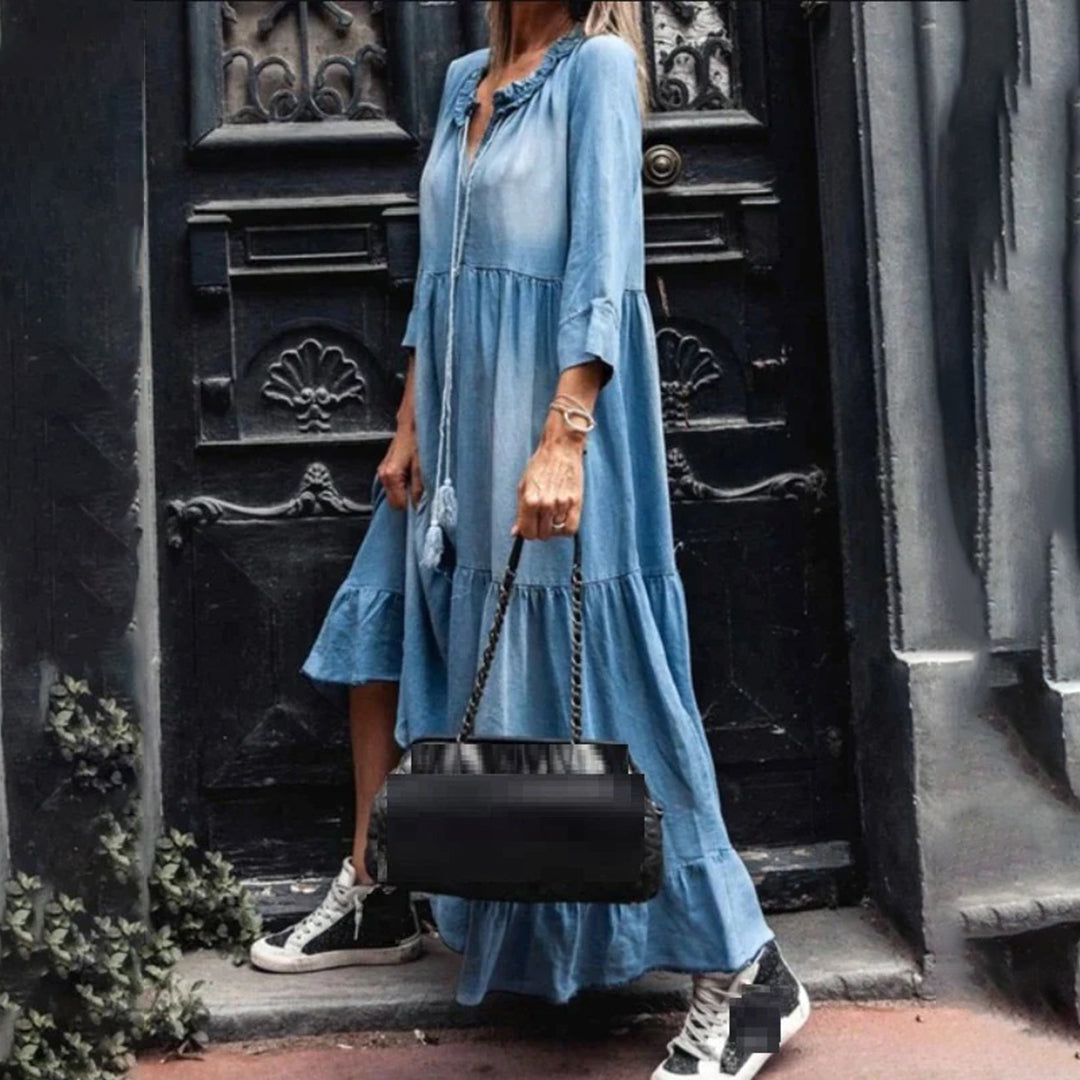 Beautifully Finished Dress in a Timeless Design