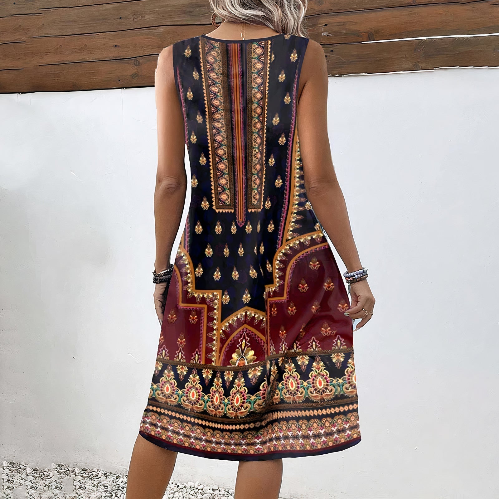 Beautifully Finished Dress in a Timeless Design