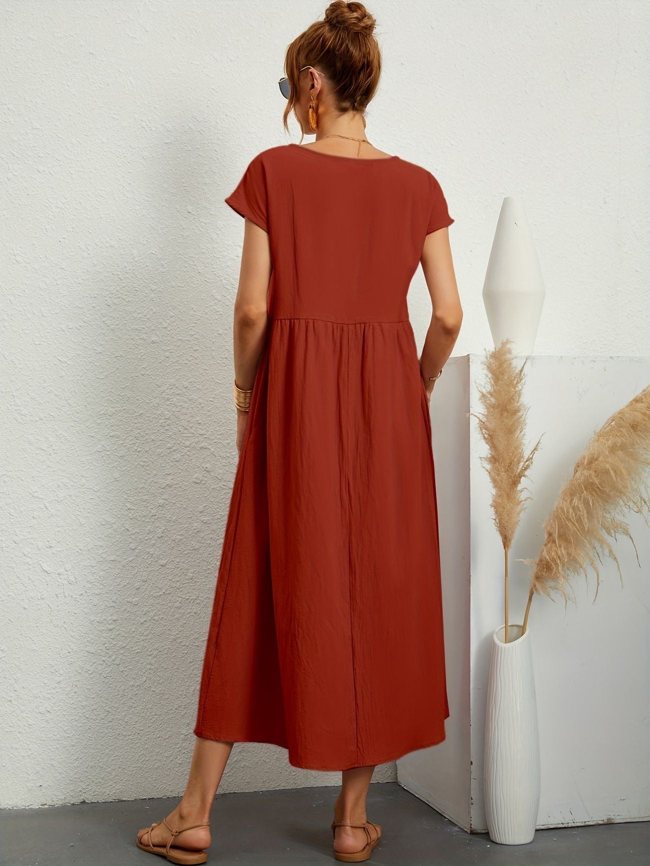 Gracefully Styled Dress for Any Occasion