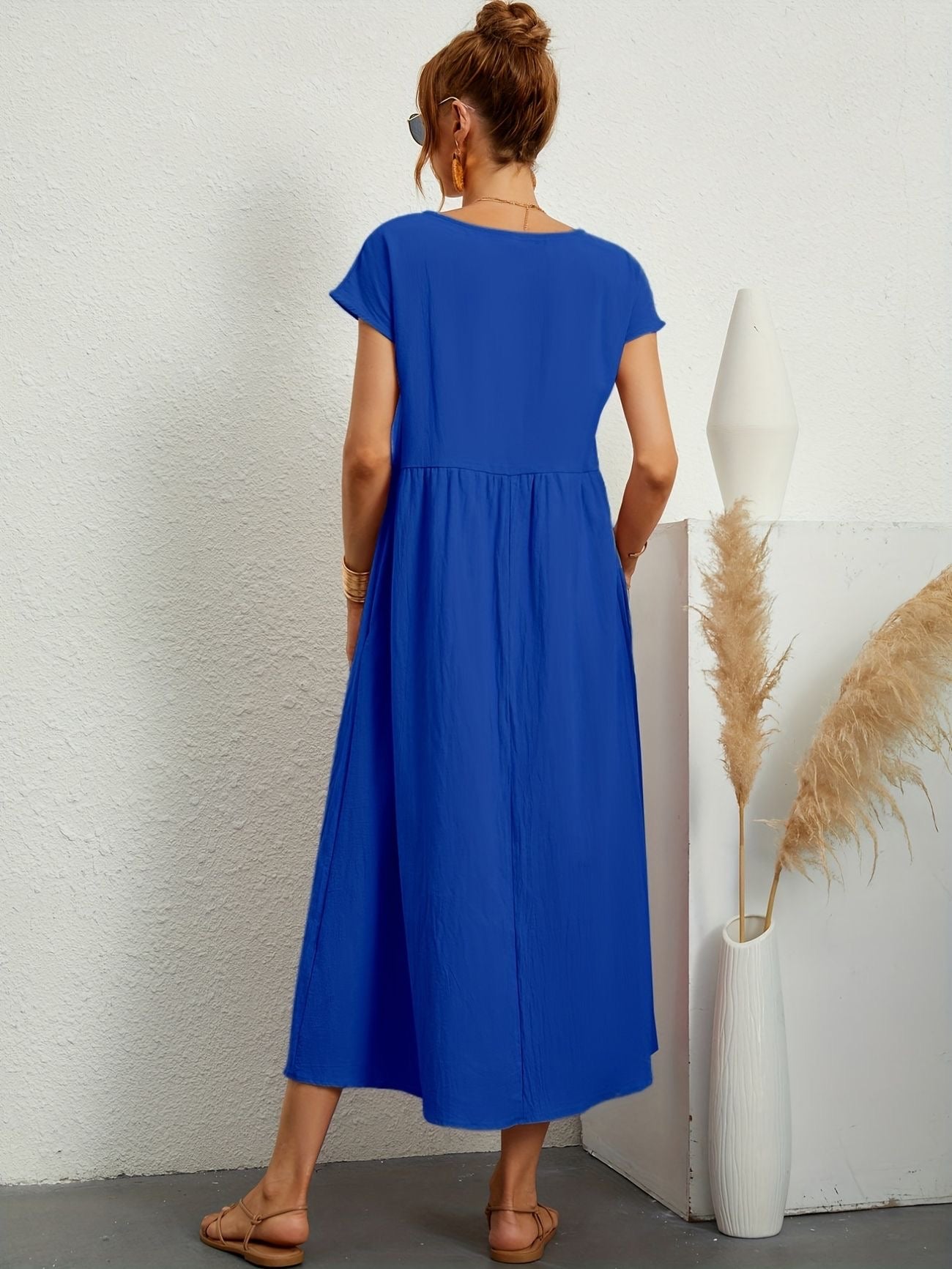 Gracefully Styled Dress for Any Occasion