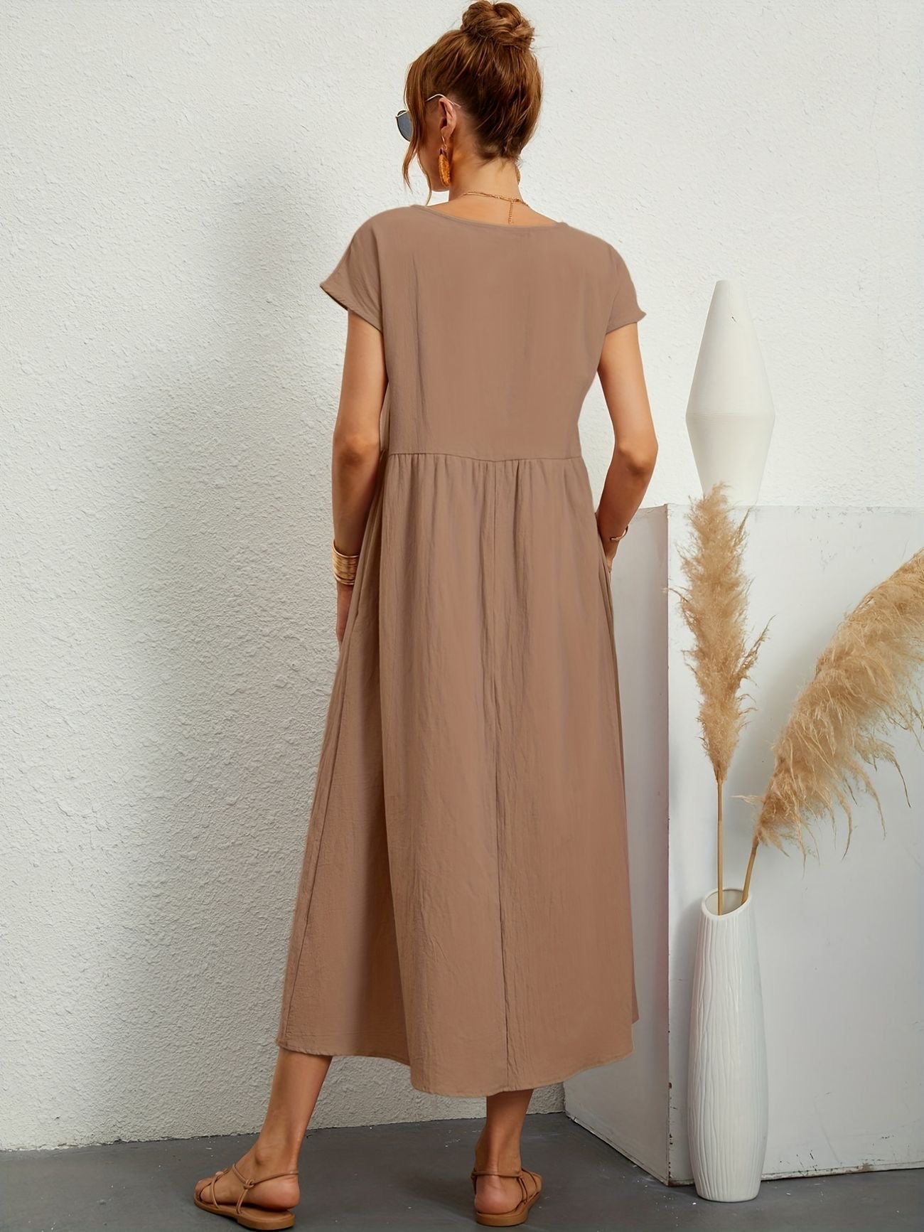 Gracefully Styled Dress for Any Occasion