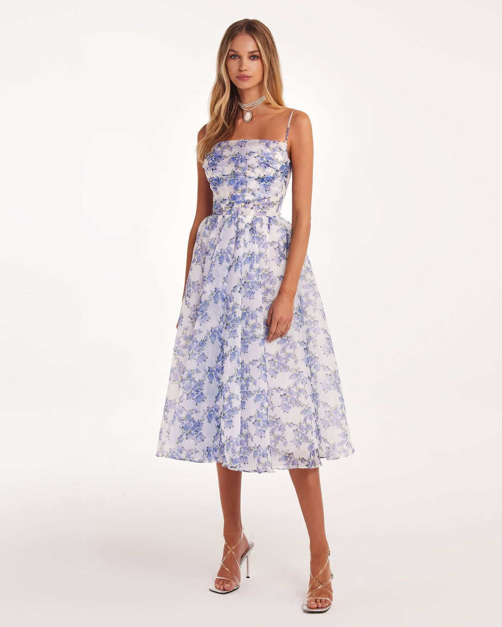 Beautifully Crafted Dress in a Classic Style