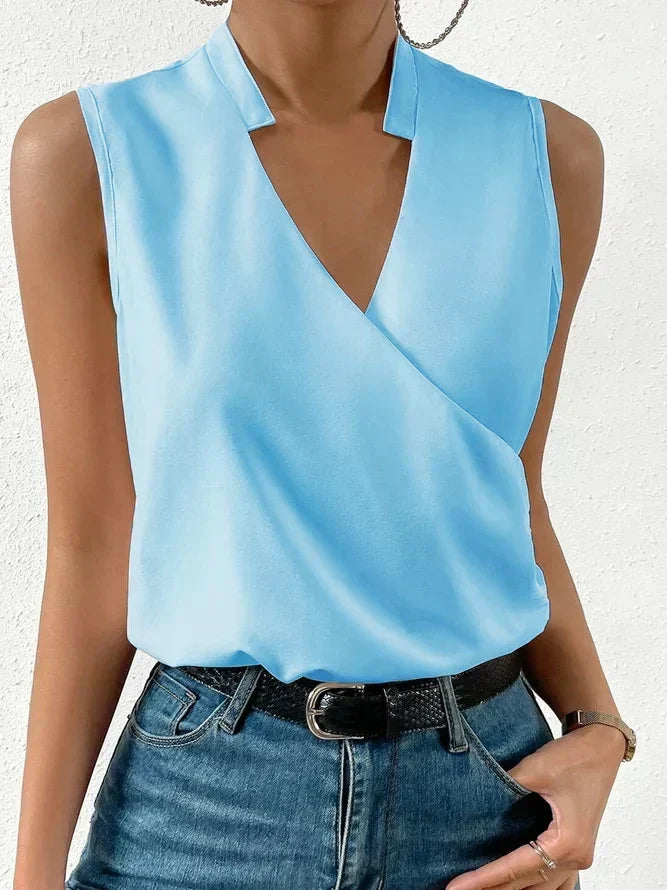 Classic Vintage Blouse with a Flattering Fit