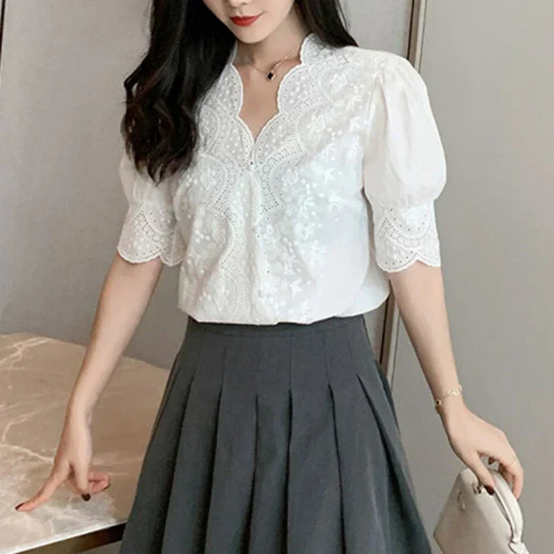 Elegantly Styled Blouse for Everyday Wear