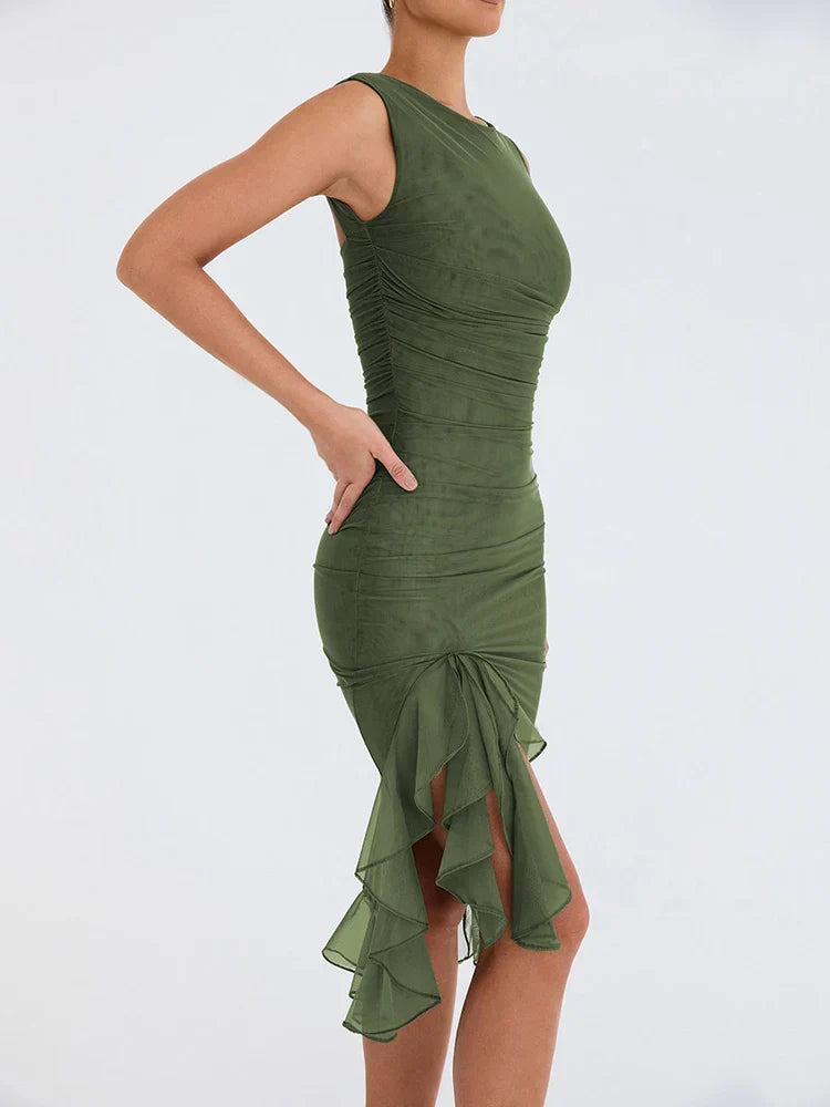 Beautifully Finished Dress in a Timeless Design