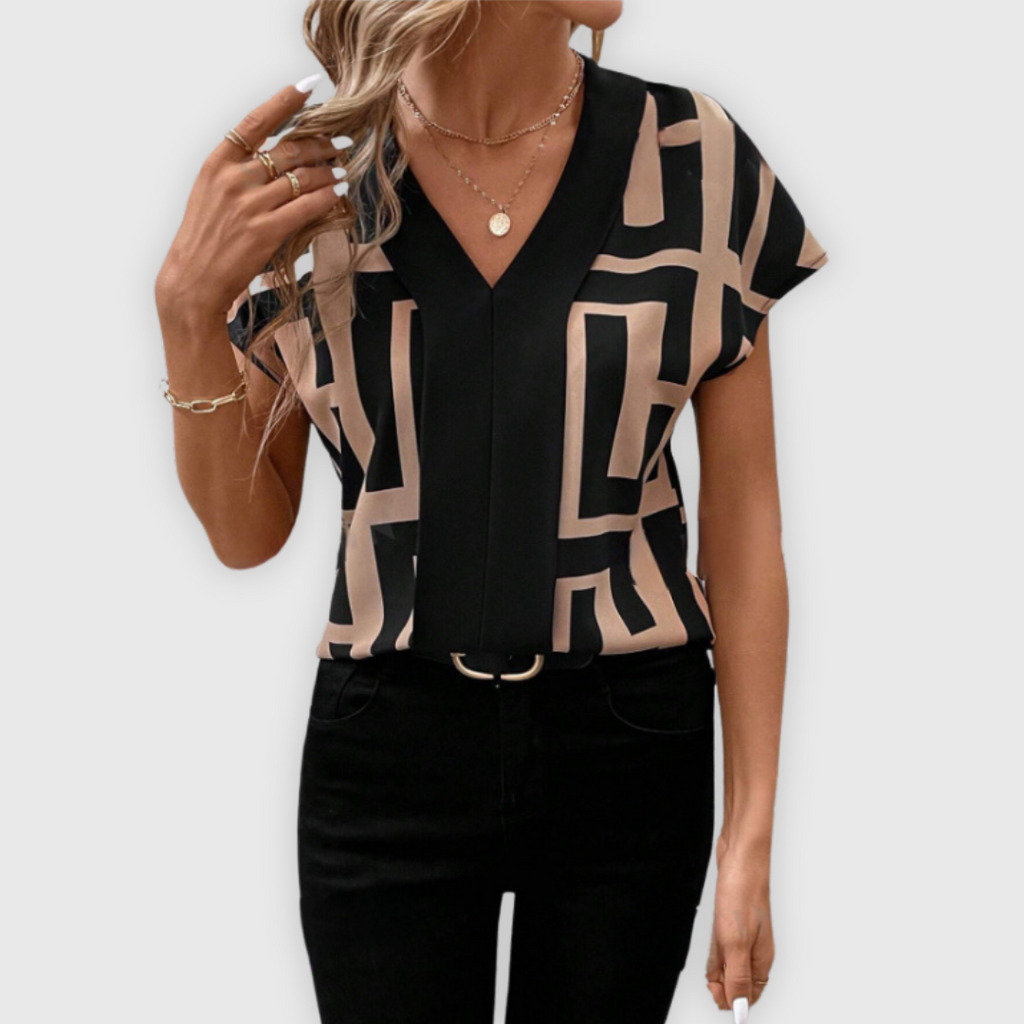 Beautifully Crafted Blouse in a Classic Style