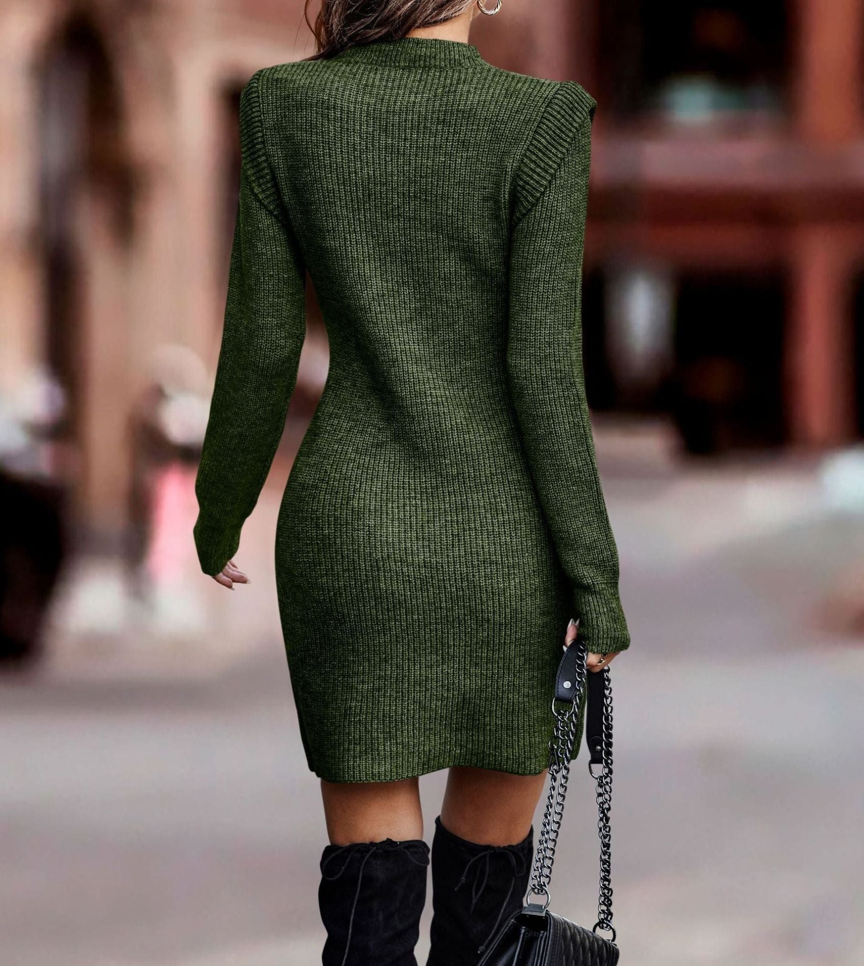 Well Tailored Dress with a Graceful Silhouette