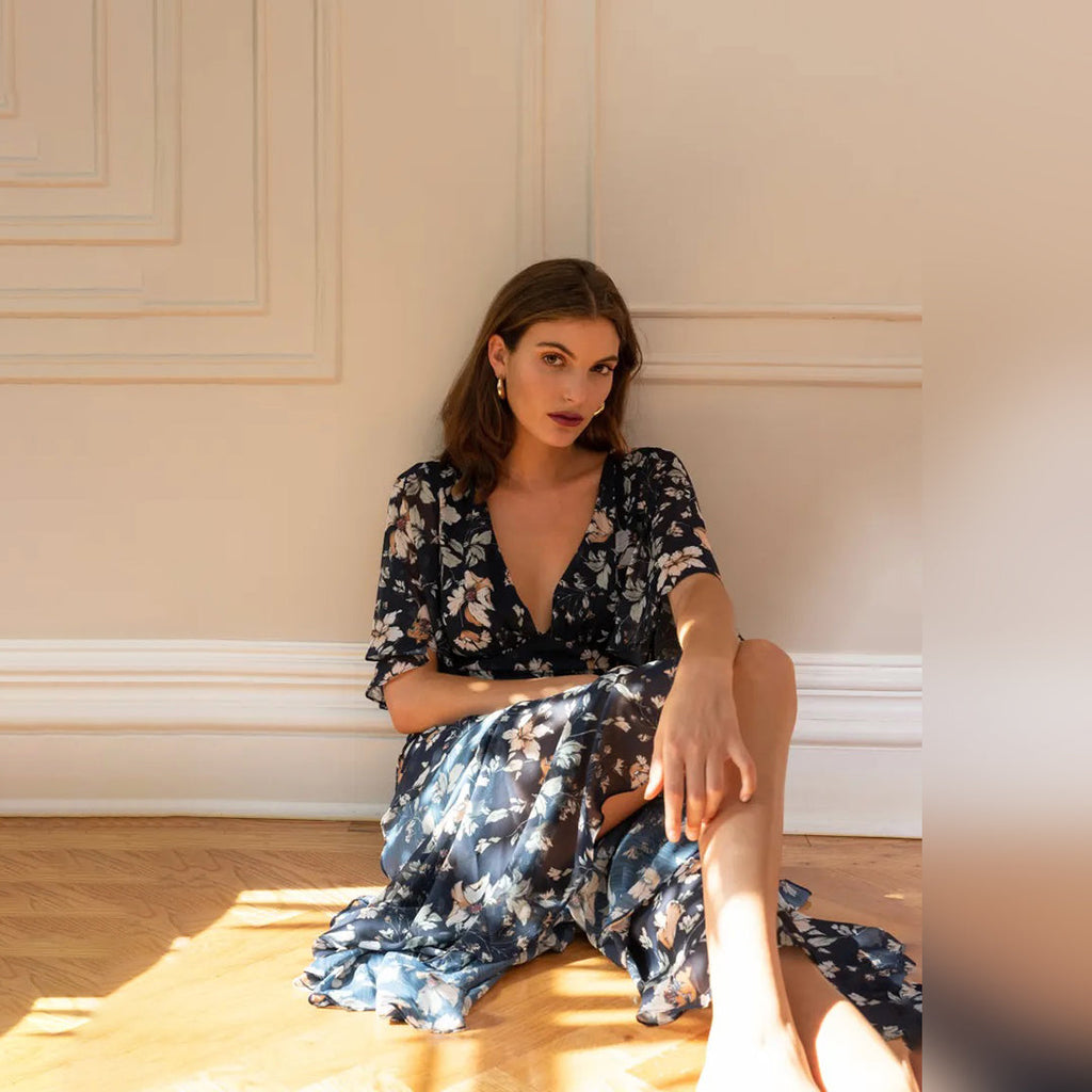 Classic Vintage Dress with a Flattering Fit