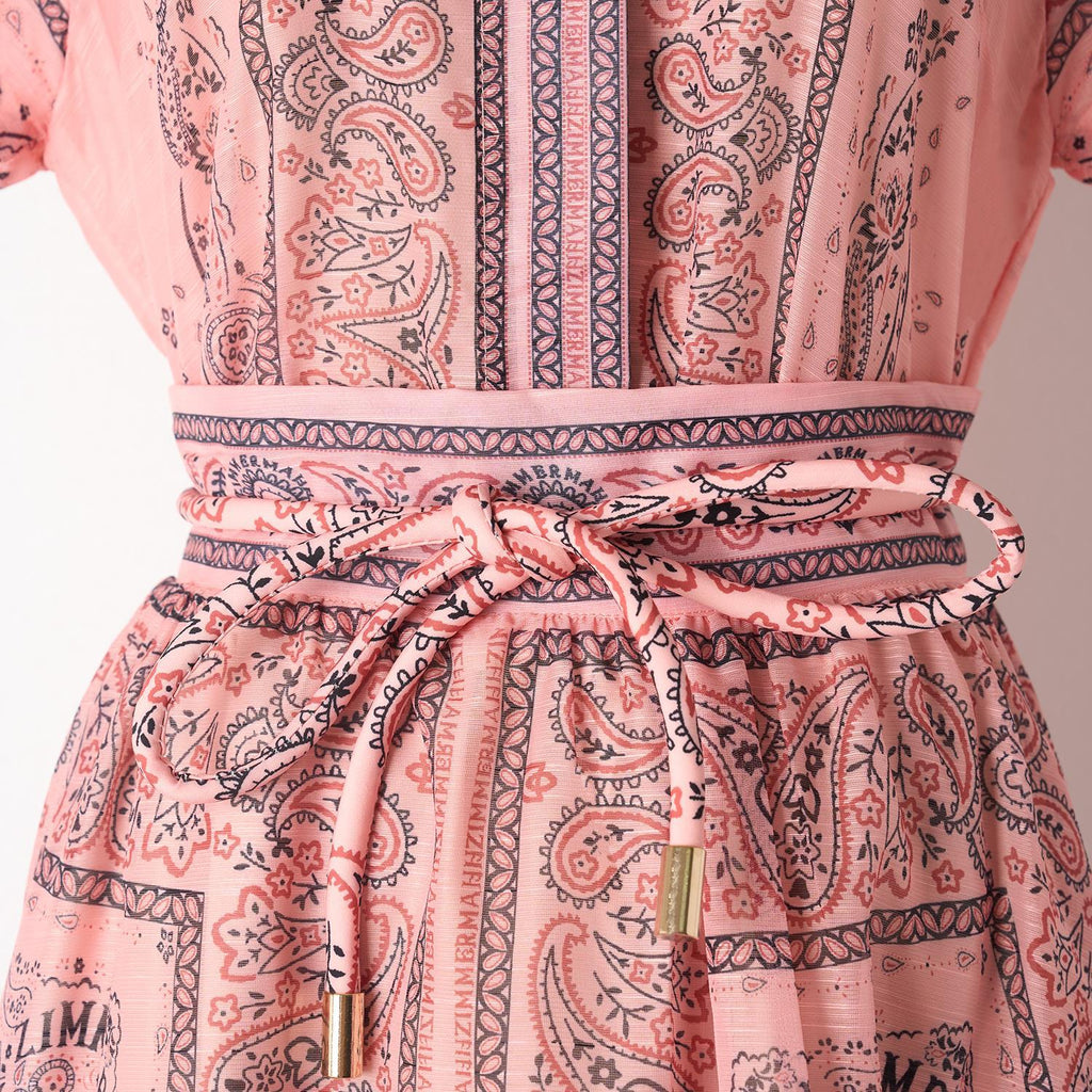 Beautifully Crafted Blouse in a Classic Style