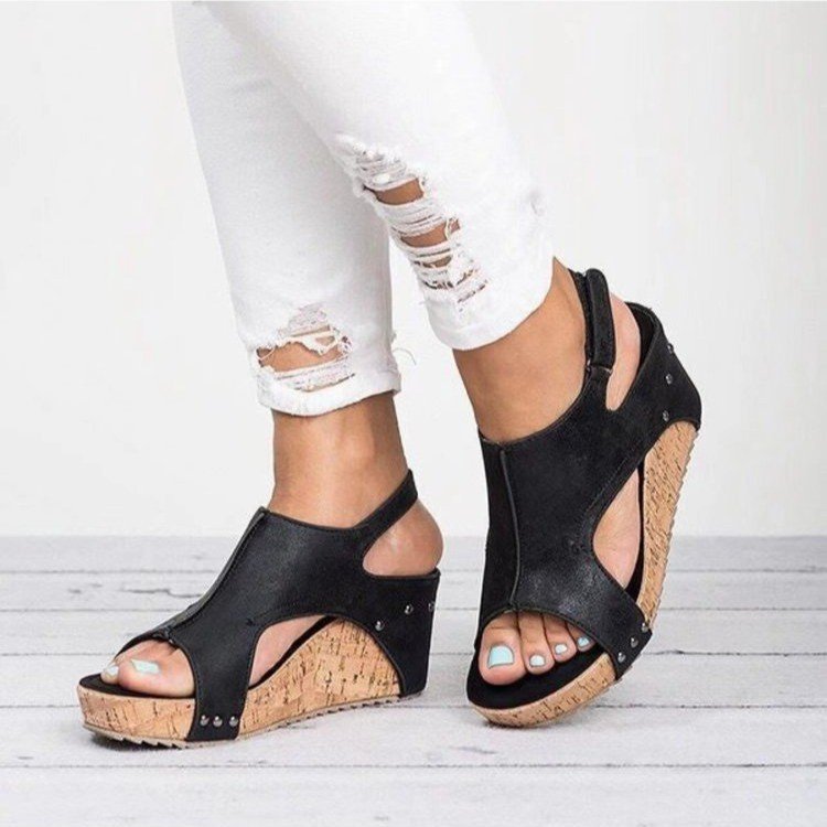 Graceful Orthopedic Sandals for Modern Look