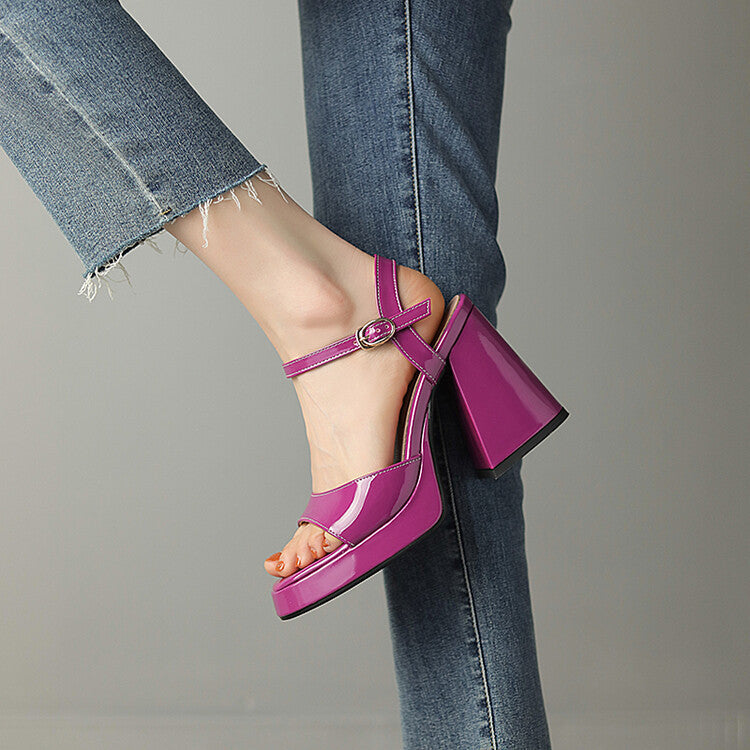 Graceful Orthopedic Sandals for Modern Look