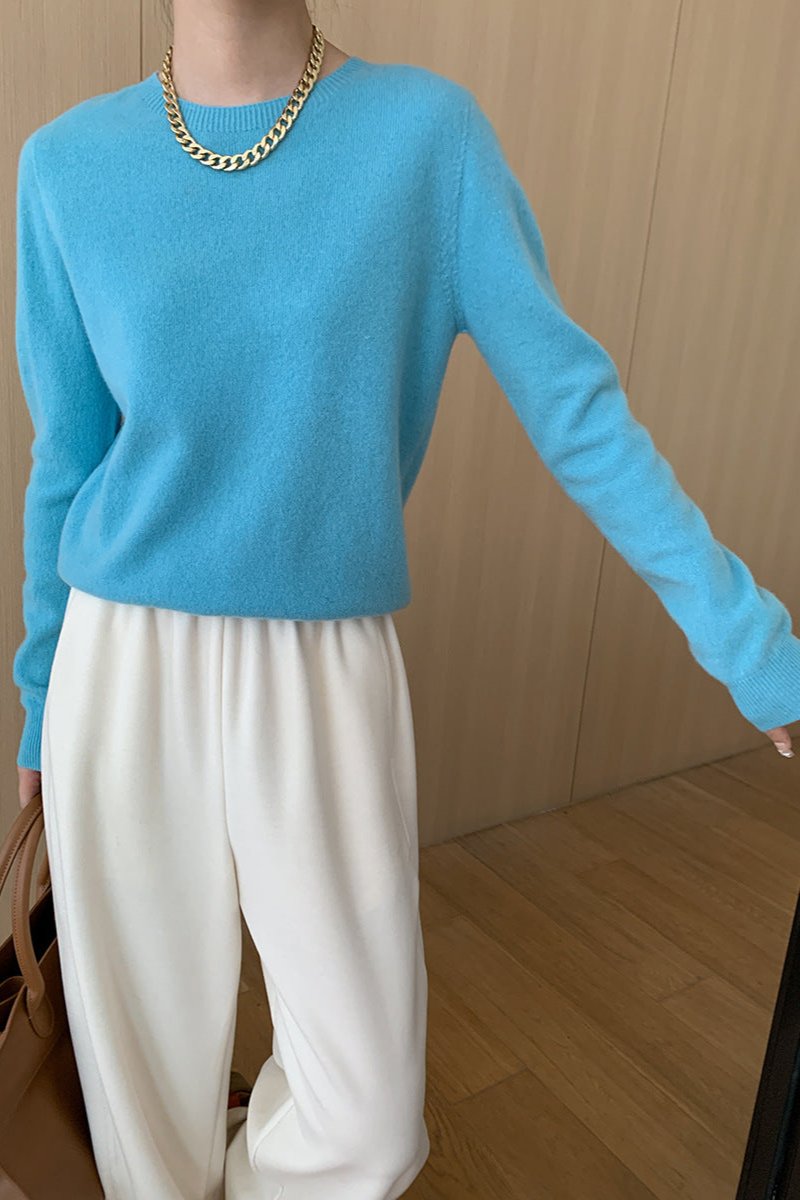 Classic Vintage & Enduringly Stylish Blouse